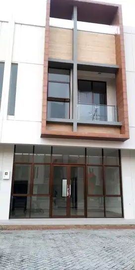 Ruko The Savoy 2lt 6x17 102m JGC Jakarta Garden City Cakung