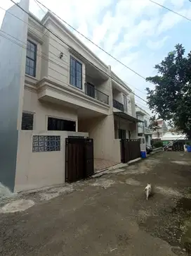 RUMAH 2 LANTAI LOKASI STRATEGIS DI TENGAH PUSAT KOTA DEPOK