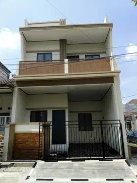 Dijual Rumah Minimalis 2 lantai Full Renov diTaman Harapan baru Bekasi