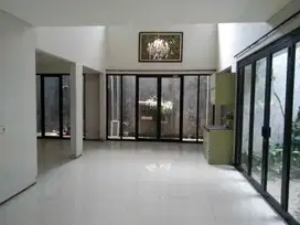 Rumah Mewah Disewakan 7KT Kota Baru Parahyangan – Hook 180 Jt
