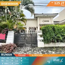 Disewakan Rumah Terawat Strategis di Tepi Jalan Raya Tidar Malang