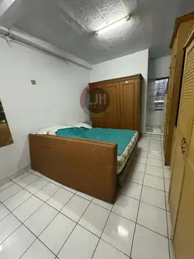 Rumah 2 Stengah Lantai Disewakan Di Sunter Kirana, Jakarta Utara