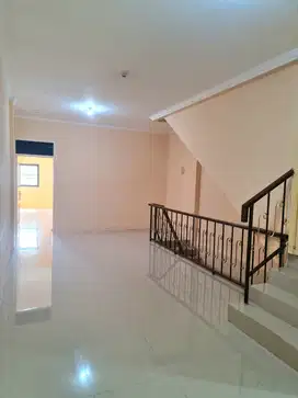 ANA RUMAH BARU RENOVASI UK 4X23M DI GREEN VILLE