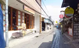 Over kontrak Ruko  resto dan surfing  Legian Kuta Bali