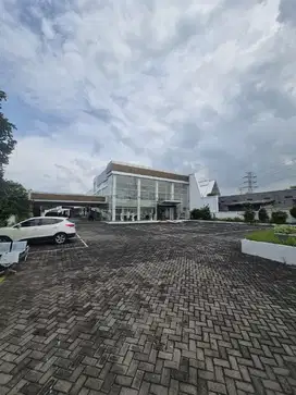 Disewakan tempat usaha sangat strategis di Raya Menganti, Lidah Kulon