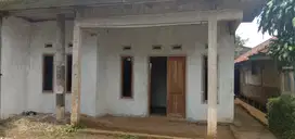 Di jual Rumah suasana desa samping jalan mobil Bojong