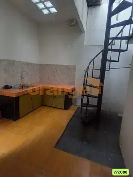 Di Jual Rumah 2 lantai lingkungan asri dan nyaman di  Legenda Wisata