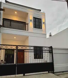 Dijual Rumah di Kopo Permai Bandung, Mewah 2 lantai Area Komplek