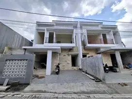 DISKON UP 100JT! RUMAH 2LT MEWAH DI MLATI DEKAT JL MAGELANG KM 7