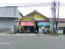 Dijual Rumah Pinggir Jalan Cocok Buat Usaha - 2 Menit RSU Sinar Kasih