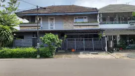 Rumah Mewah 2 Lantai di Sektor 1 Bintaro – Lokasi Strategis