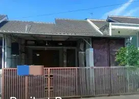 DILELANG Rumah 1 lantai bagus siap huni murah di Bumi Adipura