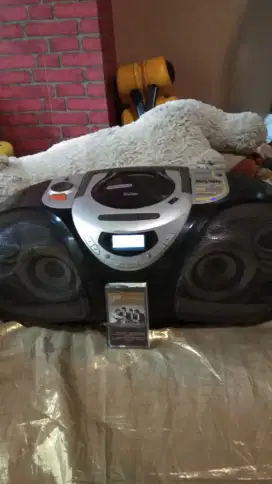 Dijual radio tape Polytron grand dividi