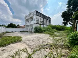 TANAH 1100 M2 GRATIS 2 RUMAH - JL. RUSTINI KENTEN - COCOK UNTUK USAHA