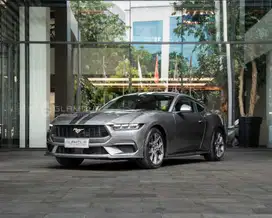FORD MUSTANG ECOBOOST - CARBONIZED GREY 2025