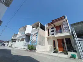 Tinggal 3 Unit RUMAH Modern 2 Lantai Colomadu 600 jt-an
