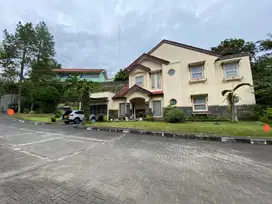 Rumah Mewah Tanah Luas Dalam komplek Di Tubagus Ismail Dago Dipatiukur