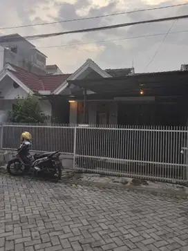 Dijual rumah di komplek dekat alun alun Cimahi
