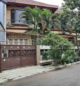 Dijual Rumah Cantik 2 Lantai di Villa Melati Mas, Serpong, Tangerang