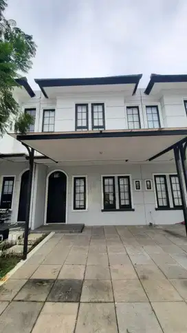 Rumah Minimalis Klasik Mansion Nine Surabaya Barat