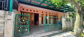 Dijual Rumah di Komplek Pratista Antapani, 2 Lantai Ada Kolam Ikannya
