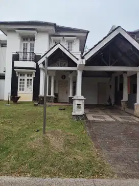 Disewakan Rumah Kota Wisata Siap Huni 2 lantai