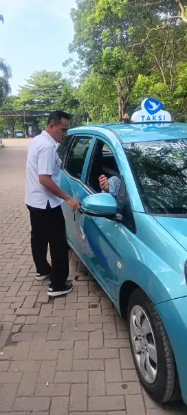 Loker Driver Taxi