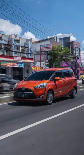 Toyota sienta v 2016