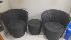 Dijual 1 Set Meja Kursi