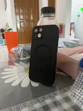 Casing iPhone 13