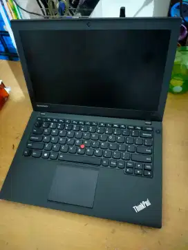 Leptop Thinkpad Lenovo ( kecil )