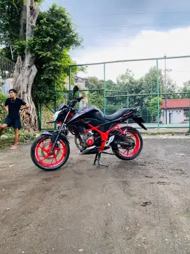 Honda cb 150 R facelift pgmFi