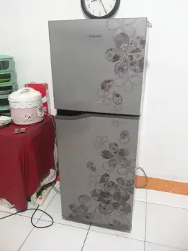 Jual kulkas 2 pintu merk panasonic bagus