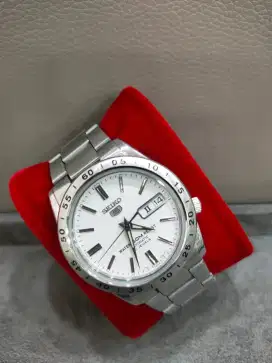 Seiko 5 sports automatic