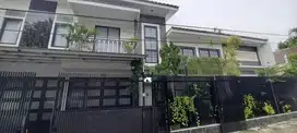 Di Jual Rumah Mewah 2 Lantai di Bambu Apus, Jakarta Timur