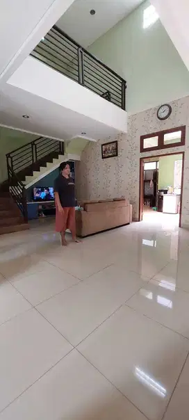Dijual Rumah di Sarimanah Bandung, Bagus 2 Lantai Siap Huni