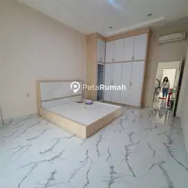 DISEWA RUMAH JALAN SETIA JADI KOMPLEK SETIA JADI INDAH (VERA)