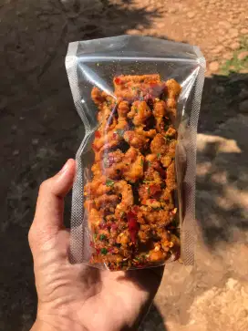 usus ayam krispi pedas dan ori