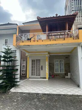 Villa Indraprasta Pacet Mojokerto 2 Lantai