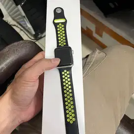 Apple watch series 3 ukuran 38mm fulset siap pakai harga net aja