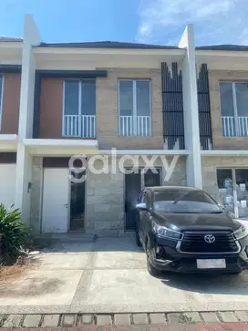 Rumah Greenland Residence Gresik Cluster Garbera 2 Lantai Hadap Barat
