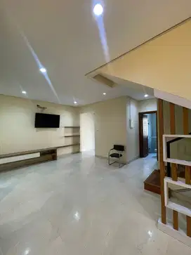 Disewakan rumah layar permai semi furnish harga nego siap survey