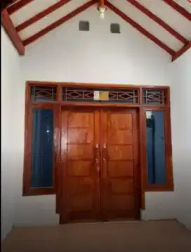 Disewakan rumah sekitar 100 meter dari stasiun jatinegara