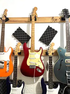 Gitar Squier Stratocaster Affinity 2009 merah