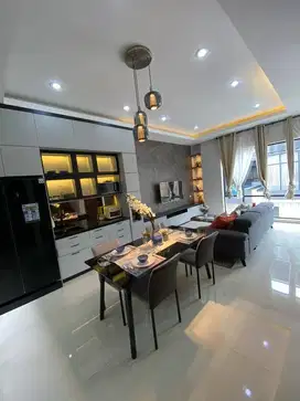 Dijual Rumah di Setraduta Royal Grande Bandung