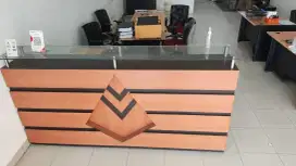 Meja Recepsionist