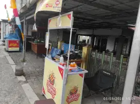 Dijual booth bekas jualan bihun gulung + meja kayu