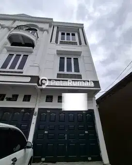 Dijual Ruko SHM 3 Lantai Di Komplek Komplek Sutomo Permata