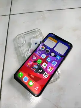 Iphone xs max 256gb mulus siap pakai jual cepat