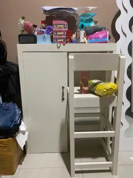 Meja dan Kursi Belajar